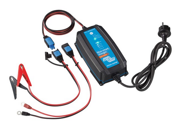 Blue Smart IP65 Charger12V/10A(1) 230V UK